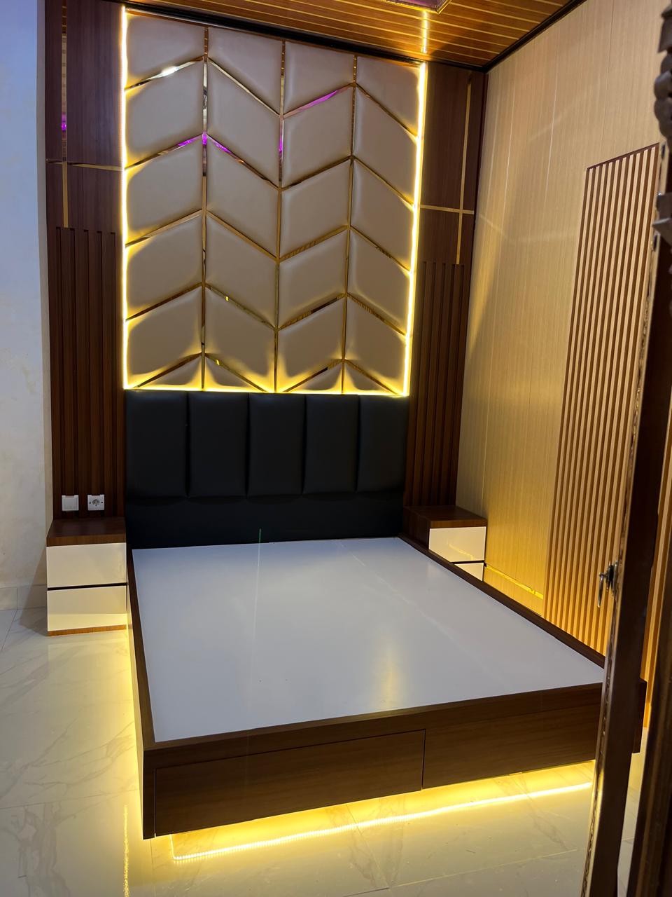 Dipan dan Interior Kamar